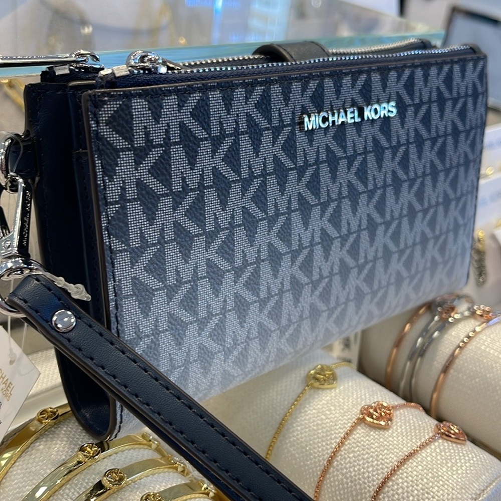 MICHAEL KORS
Jet Set Large Logo Signature Double-Zip Wristlet-Wallet-Phone Case